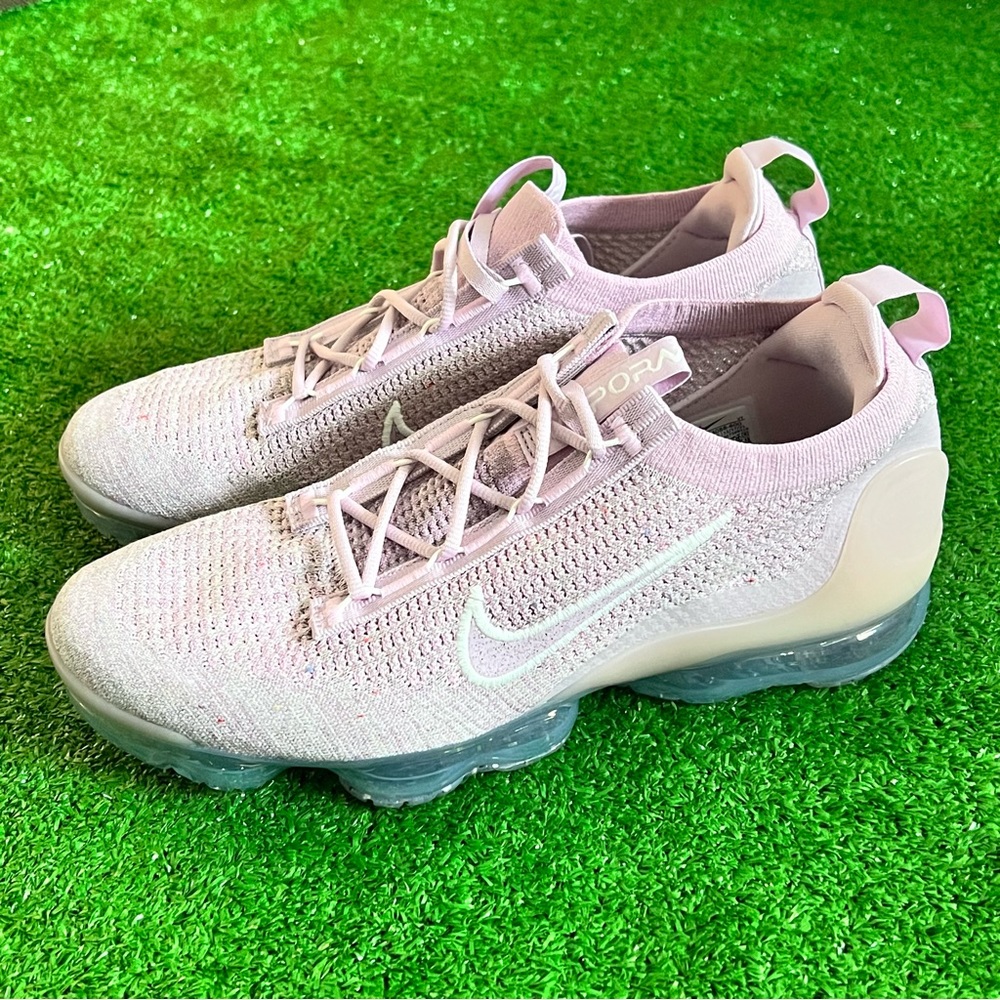 Nike Air VaporMax 2021 Flyknit Light Arctic Pink Women 12 / Mens 10.5 DH4088-600